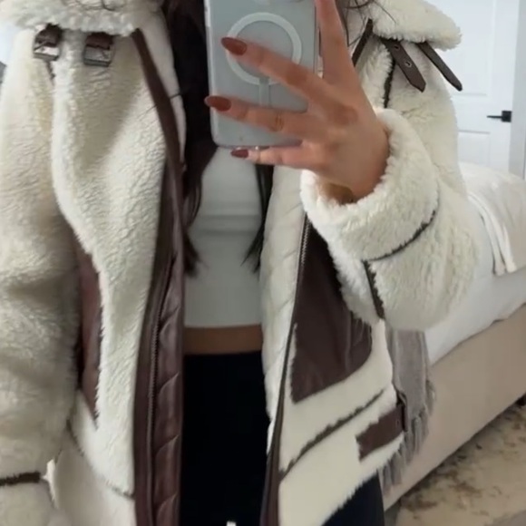 Levi’s Sherpa Moto Jacket - Picture 2 of 16